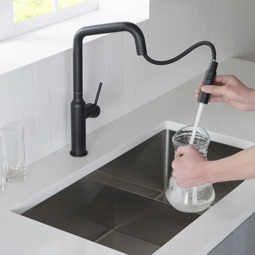 Смеситель для кухни с выдвижной лейкой Timo Saona 2386/03FL черный изображение